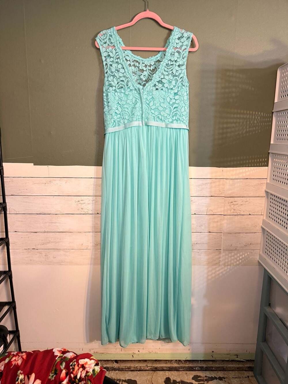 David's Bridal Spa Blue Lace Chiffon Sleeveless Floor Length Bridesmaid Dress - Picture 2 of 5